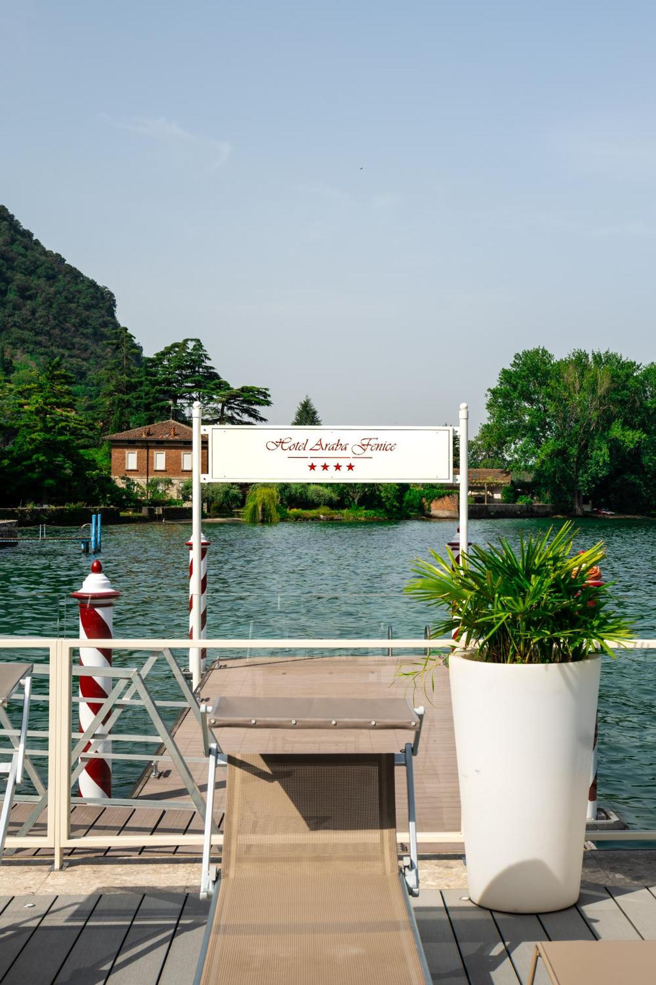Araba Fenice Hotel Iseo Exterior photo