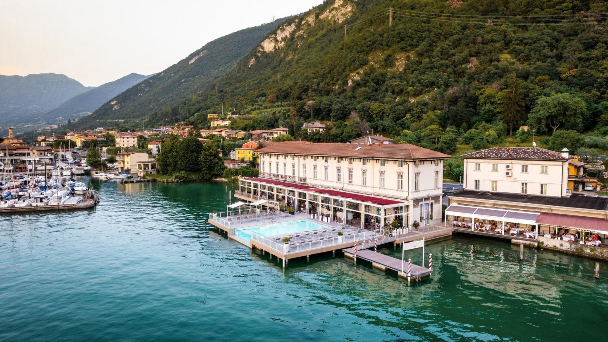 Araba Fenice Hotel Iseo Exterior photo